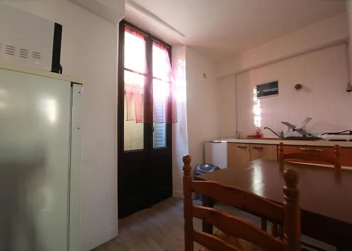 Petit T1 A Proximite Des Thermes *